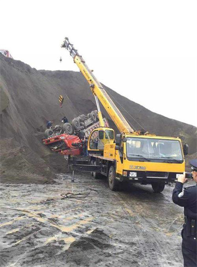 玉溪上犹道路救援